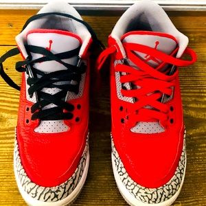 Boys Jordan Retro 3 Chicago, like new size 6Y